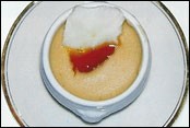 Crema de pochas con laminados de bacalao